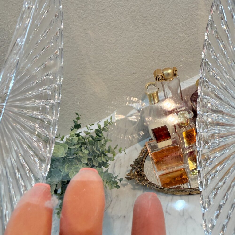 Vintage Clear Acrylic Lucite Transparent Tissue Box Holder – Footed Fan Shape, - Picture 8 of 11